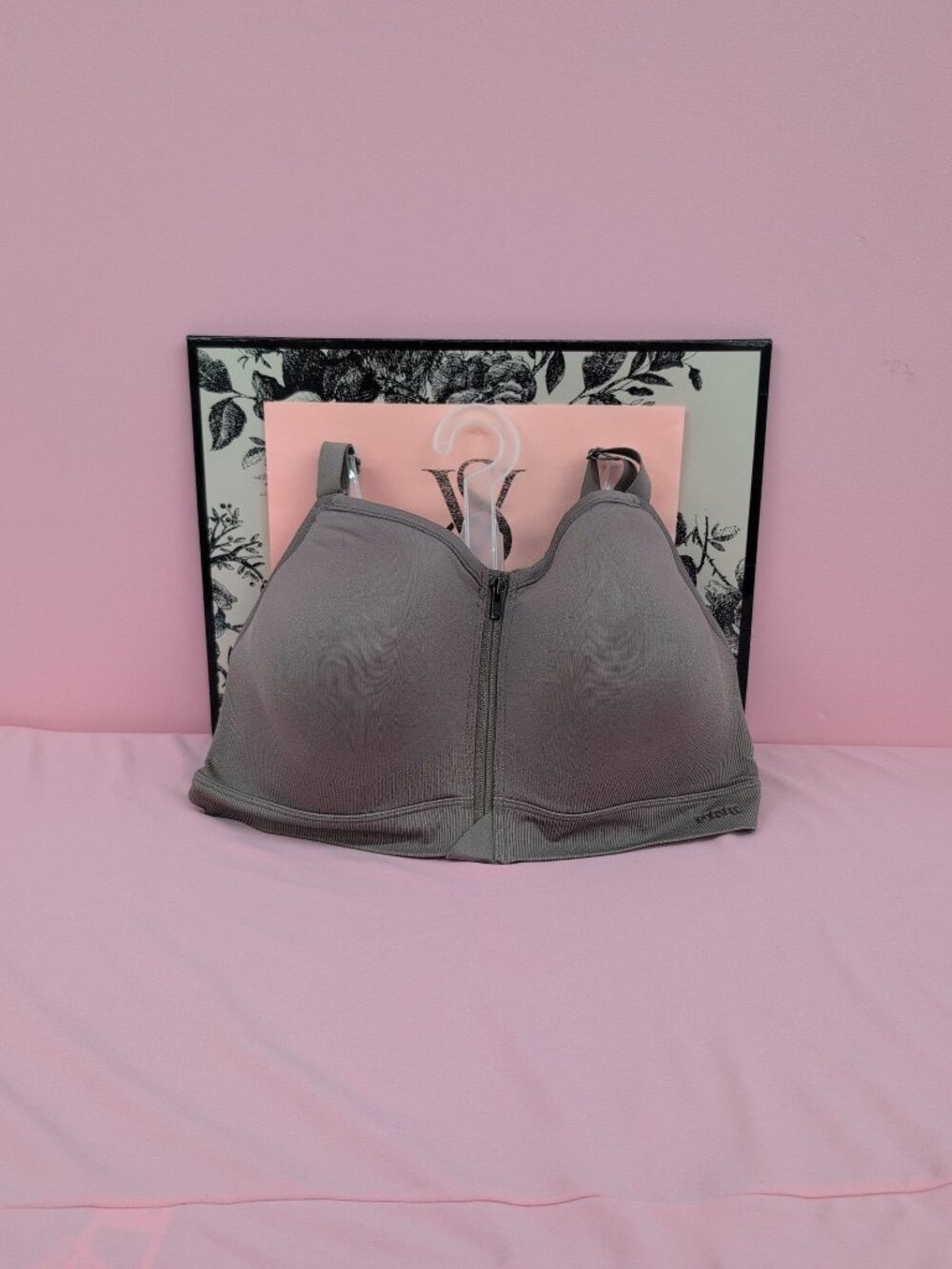 Victoria Secret Pink Seamless Front Close Air High Impact Bra XL Charcoal Grey